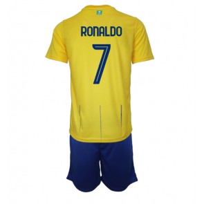 Al-Nassr Cristiano Ronaldo #7 babykläder Hemmatröja barn 2023-24 Korta ärmar (+ Korta byxor)